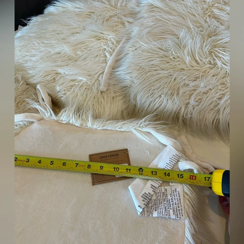 Pier 1 Cream (4) Faux Fur seat cushions - Picture 5 of 10